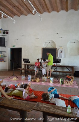 Mamme Che Leggono al pic-nic di lettura a Villa Terracini - 7 giugno 2015 (28)