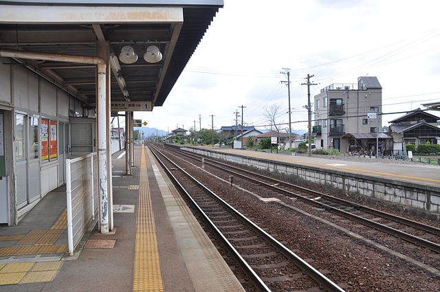 파일:external/upload.wikimedia.org/640px-Kobi_station1%2CMinokamo_City%2CGifu%2CJapan.jpg