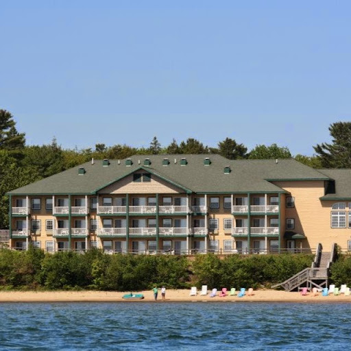 Magnuson Grand Hotel Lakefront Paradise