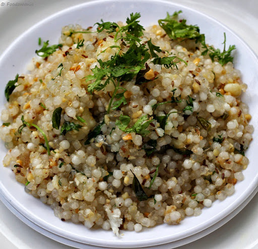 Sabudana Khichdi Recipe | Quick & Easy Indian Sago Upma | Maharashtrian Sabudana Upma Recipe by Foodomania.com