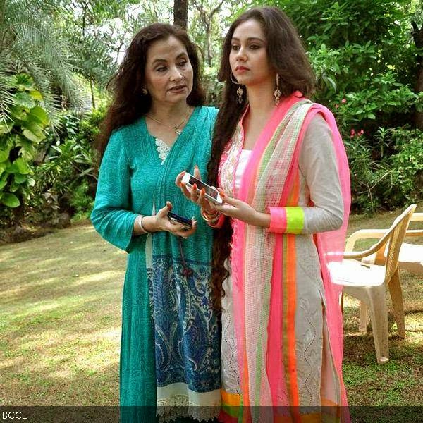 Salma Agha with daughter Sasha during the mahurat of the movie Desi Kattey, held at Madh Island, in Mumbai, on October 9, 2013. (Pic: Viral Bhayani)