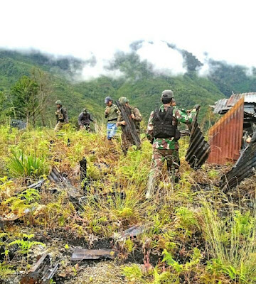 TNI-Polri  Bersama Masyarakat Dan Pemda Bangun Distrik Kiwirok Kembali