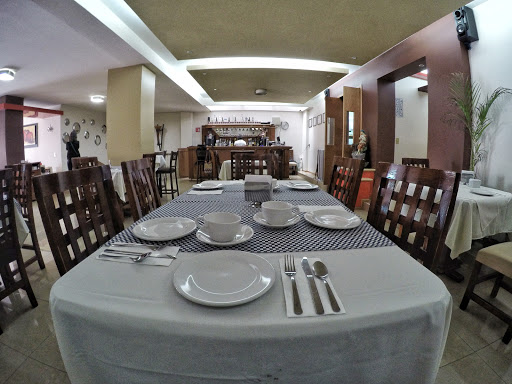 Restaurante Revolución 8, Av. Revolución Sur 8, Colonia centro, 61500 Zitácuaro, Mich., México, Restaurante de comida para llevar | MICH