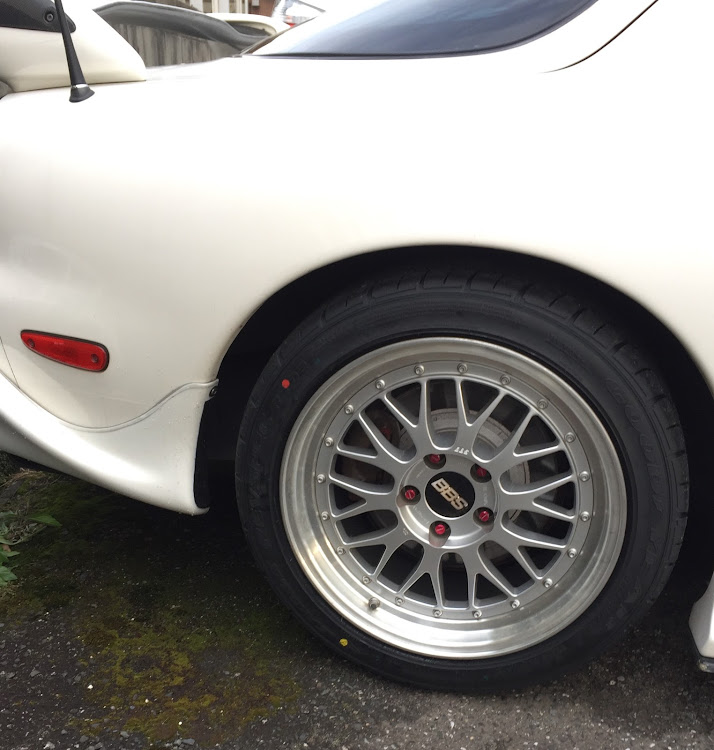 RX-7のタイヤ交換・ホイール交換に関するカスタム事例の投稿画像2枚目