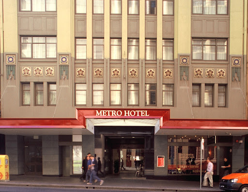 Metro Hotel on Pitt