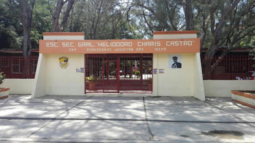 Escuela Secundaria Federal Heliodoro Charis Castro, Venecia S/N, Octava Sección, 70070 Juchitán de Zaragoza, Oax., México, Escuela preparatoria | OAX