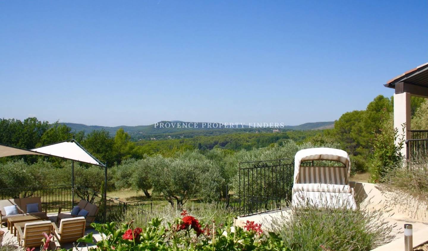 Maison avec piscine et terrasse Villecroze