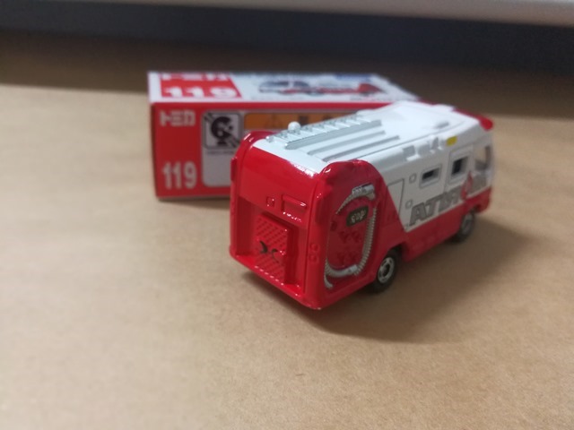 TOMICA 119 Morita Fire Fighting Ambulance 開箱