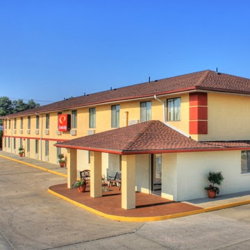 Econo Lodge Lansing - Leavenworth logo