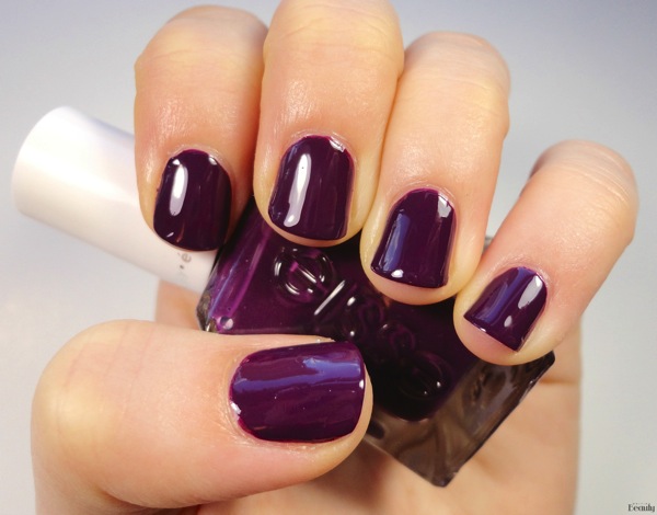 Essie Turn  n pose Gel Couture Review