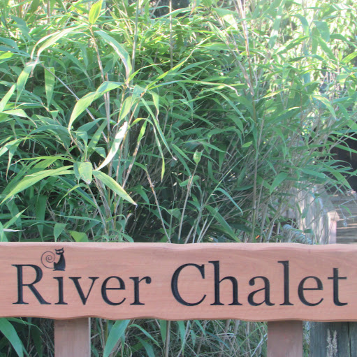 River Chalet B&B logo