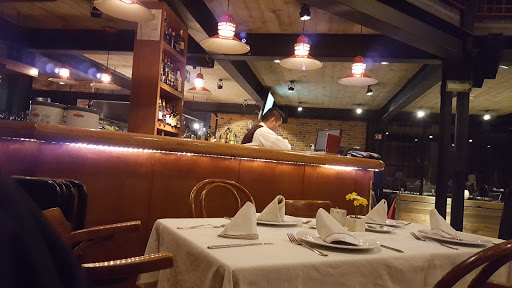 Piantao, Plaza Cuicuilco, Av. San Fernando 649, Tlalpan, Pena Pobre, 14060 Ciudad de México, CDMX, México, Restaurante argentino | Ciudad de México