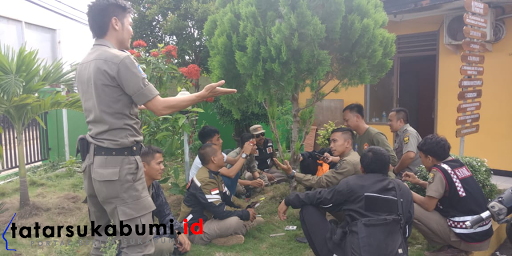 
Tidak Sejahtera, Sat Pol PP Wilayah Kabupaten Sukabumi Ancam Copot Seragam
