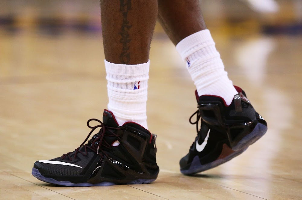 James Goes Back to LeBron 12 Elite With a Brand New PE in Game 2 | NIKE