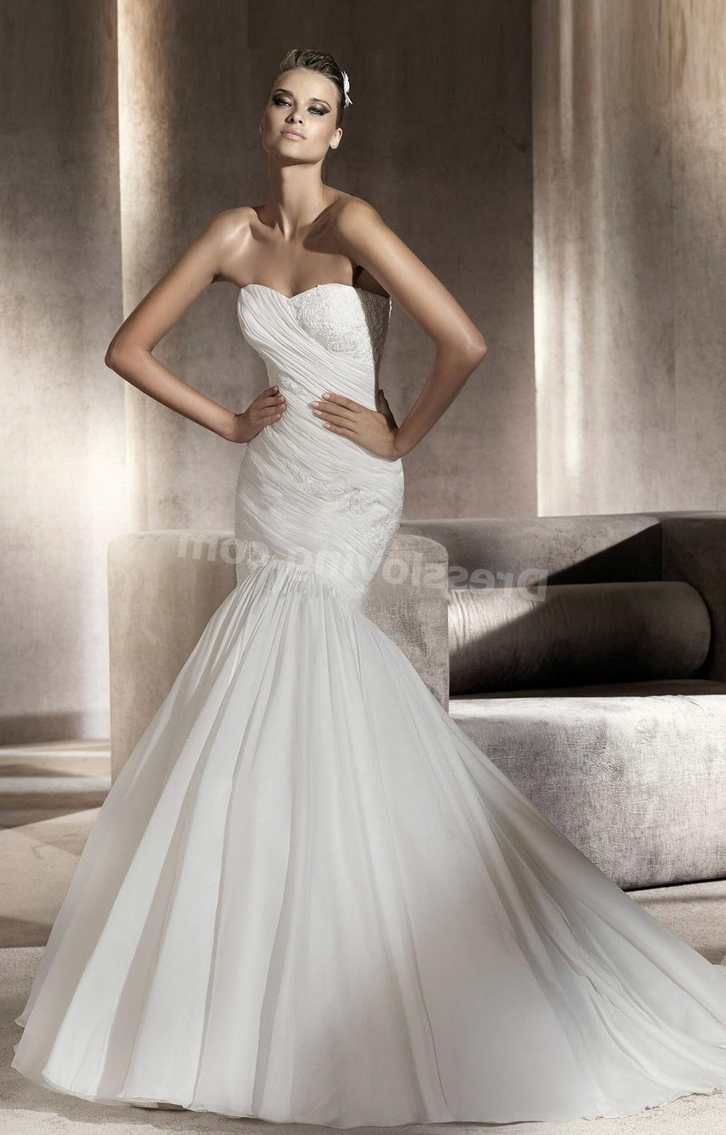 backless Wedding Dress