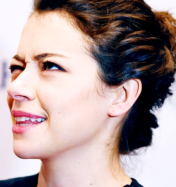 Tatiana Maslany Profile Dp Pics - Whatsapp Images