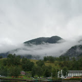 Zo nevelig was het in het haventje van Flåm, naast het station.