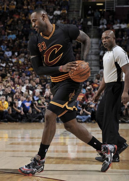 The King Rocks NIKEiD LBJ25K LeBron 13 and Tears Up His Sleeves