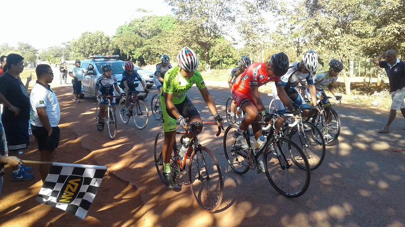 Renan Miquelette chega em primeiro lugar na terceira etapa do ciclismo em Araputanga