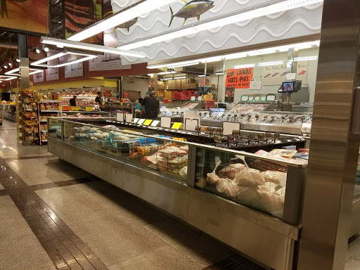 Grocery Store «Fresh Farms», reviews and photos, 8203 W Golf Rd, Niles, IL 60714, USA