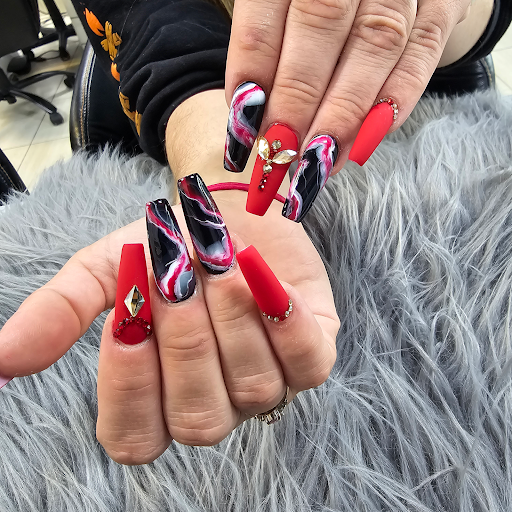 Binh’s Nails Beaumont