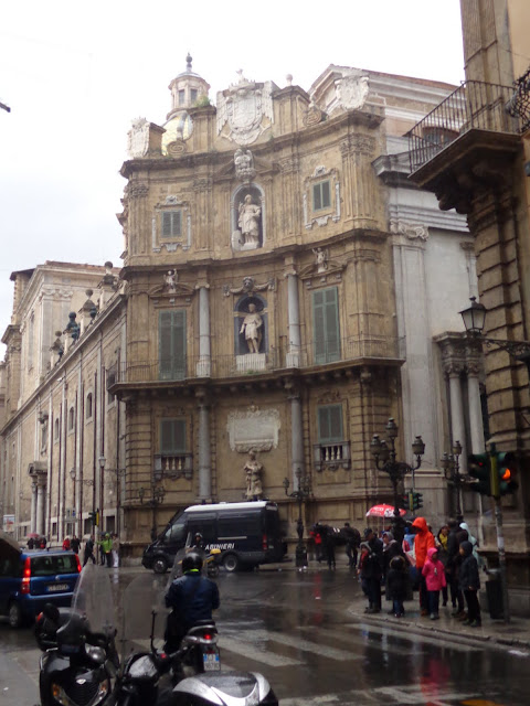 А включите-ка мне усилители качки! А подайте-ка белых пиджаков. Costa Paсifica февраль 13г