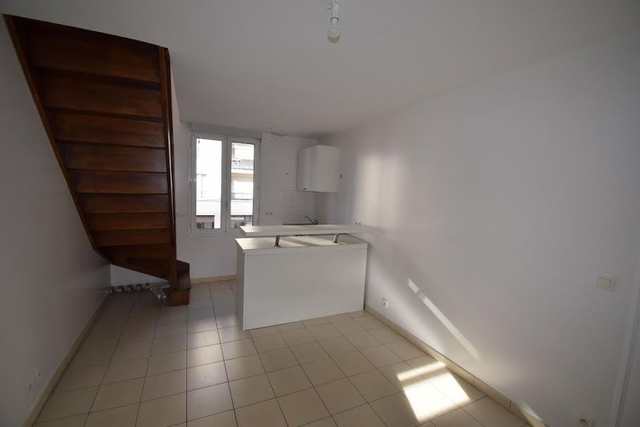 Location  appartement 2 pièces 25 m² à Ermont (95120), 708 €