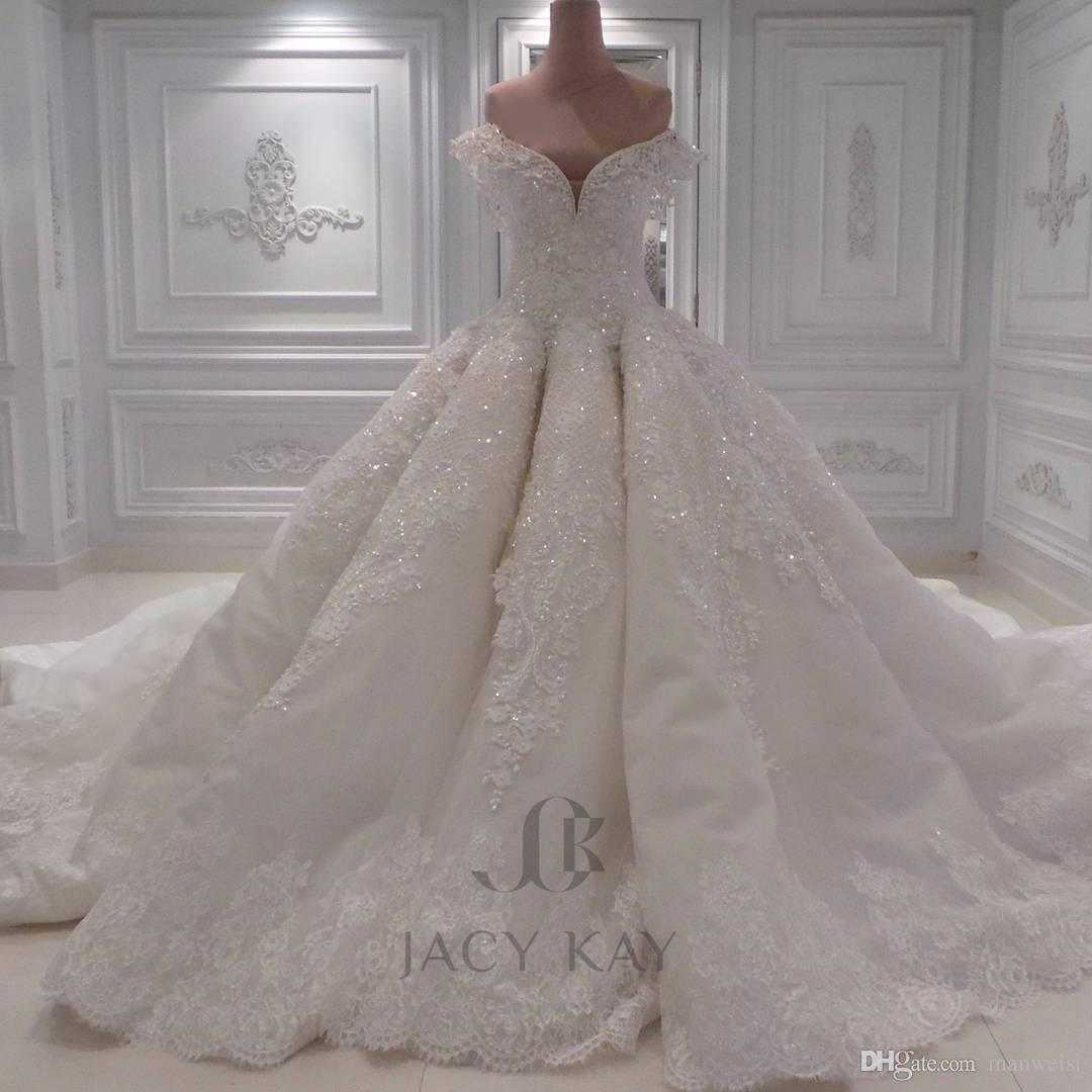 Luxury Ball Gown Arabic Wedding Dresses Off Shoulder 3D-Floral Appliques  Lace  - Ball Gown Wedding Dresses With Cathedral Train