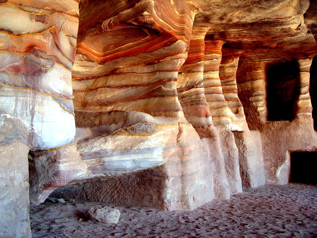 Petra, a cidade dos túmulos