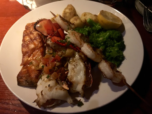 Seafood Restaurant «Red Lobster», reviews and photos, 200 S Decatur Blvd, Las Vegas, NV 89107, USA