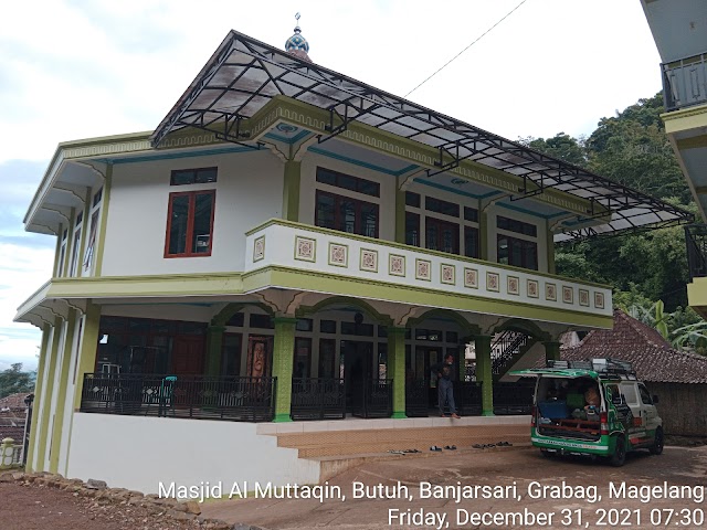 Bersih Masjid Al Muttaqin, Butuh, Banjarsari, Grabag, Magelang