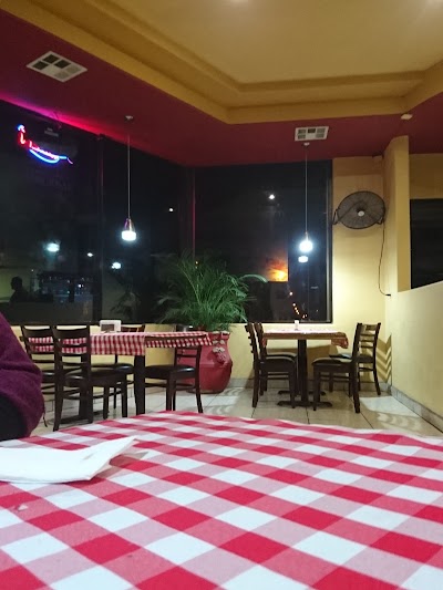 Photos of Mangiamos pizza
