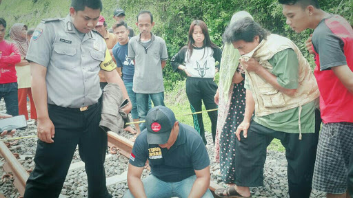 
Wanita Korban Laka Kereta Api Sukabumi - Cianjur Masih Misteri
