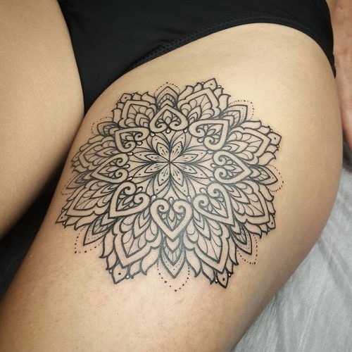 esta_intrincada_mandala_tatuagem_para_mulheres