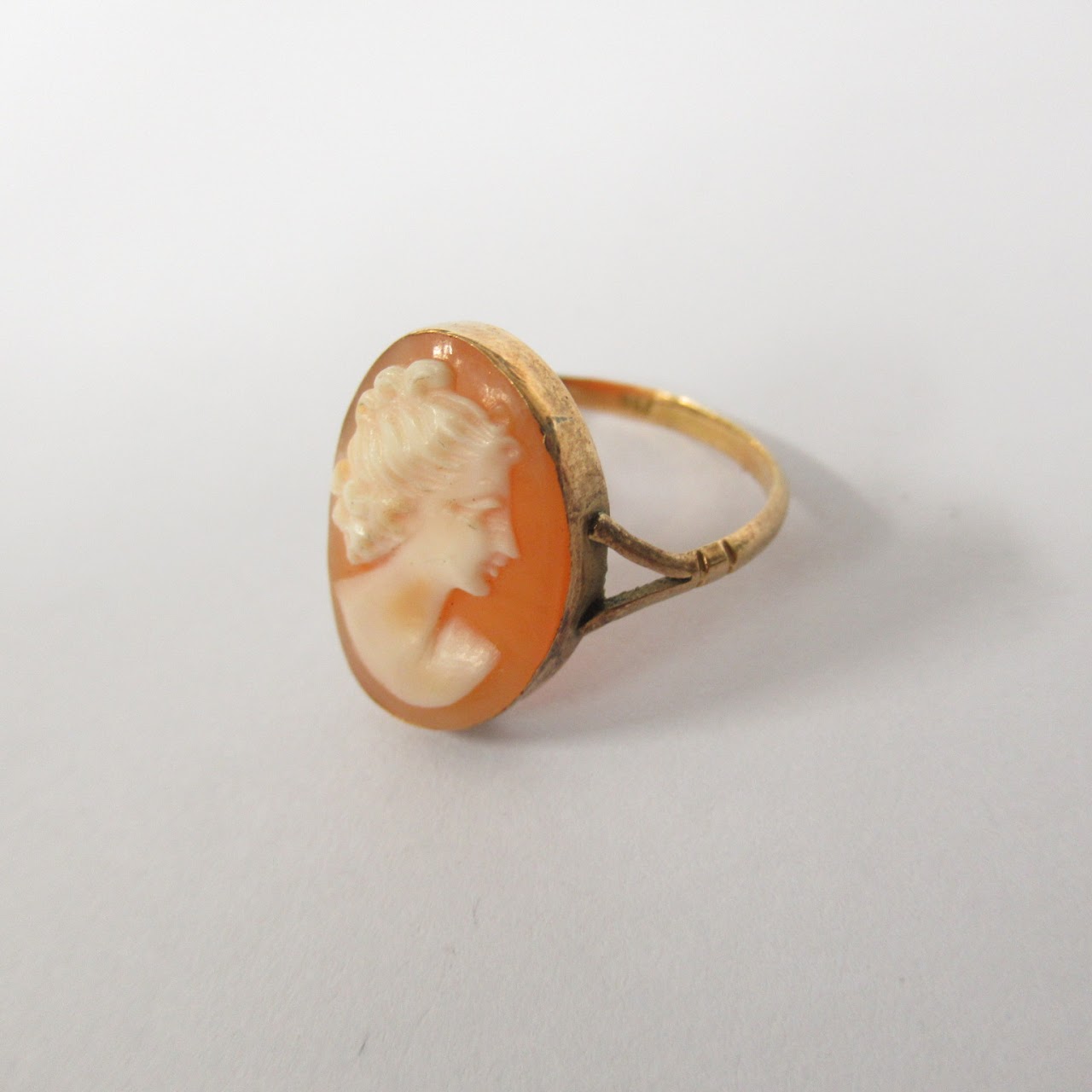 18K Gold Cameo Ring