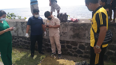 Sesosok Mayat Tak  Dikenal Warga  Di Temukan Di Pinggir Pantai Labuan Aji , 