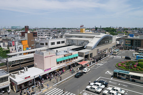 파일:external/upload.wikimedia.org/600px-Seibu-Railway-Hibarigaoka-Sta-South.jpg