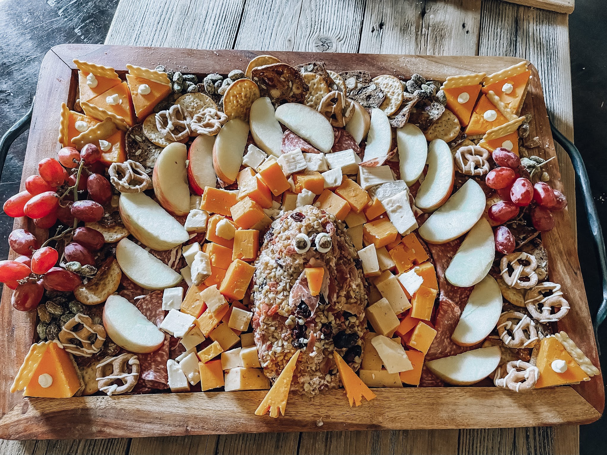 Thanksgiving Day Charcuterie Board - Something Delightful Blog #ThanksgivingCharcuterie #ThanksgivingIdeas #CharcuterieBoard #ThanksgivingAppetizer