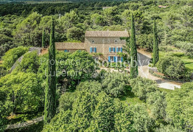 Maison avec piscine et terrasse 18