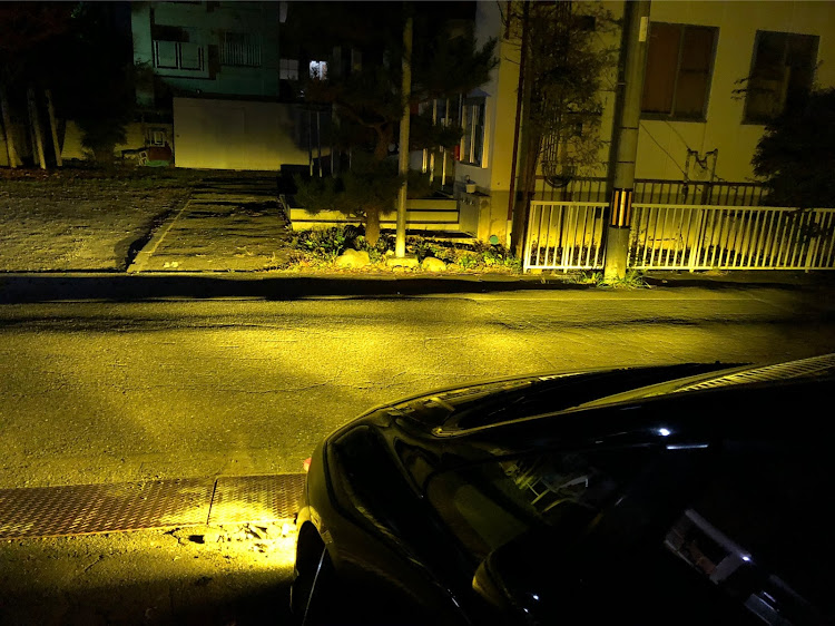 オデッセイのVELENOイエローフォグ・フォグランプ交換に関するカスタム事例の投稿画像2枚目