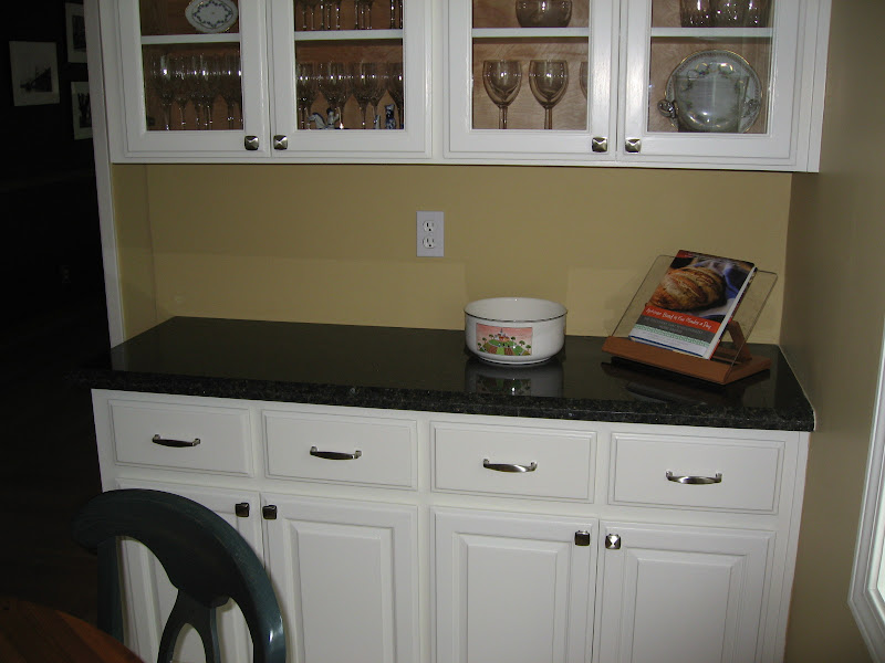 Need kitchen wall color with BM Linen White