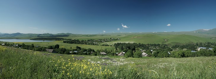 Bergwelt am Iakublo Stausee