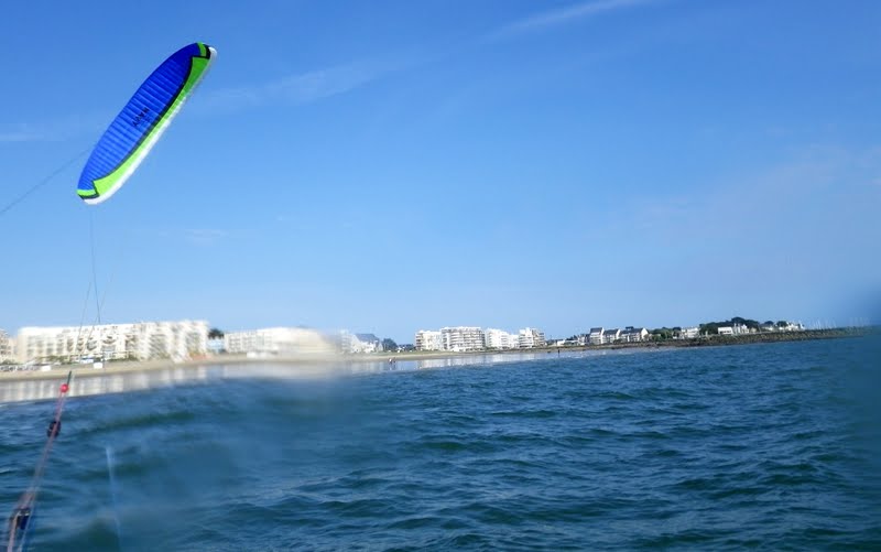 Vers l'estuaire de la Loire (Pornichet/LaBaule, St Brévin...) au fil du temps... - Page 12 Pornichet_kitesurf_0007w