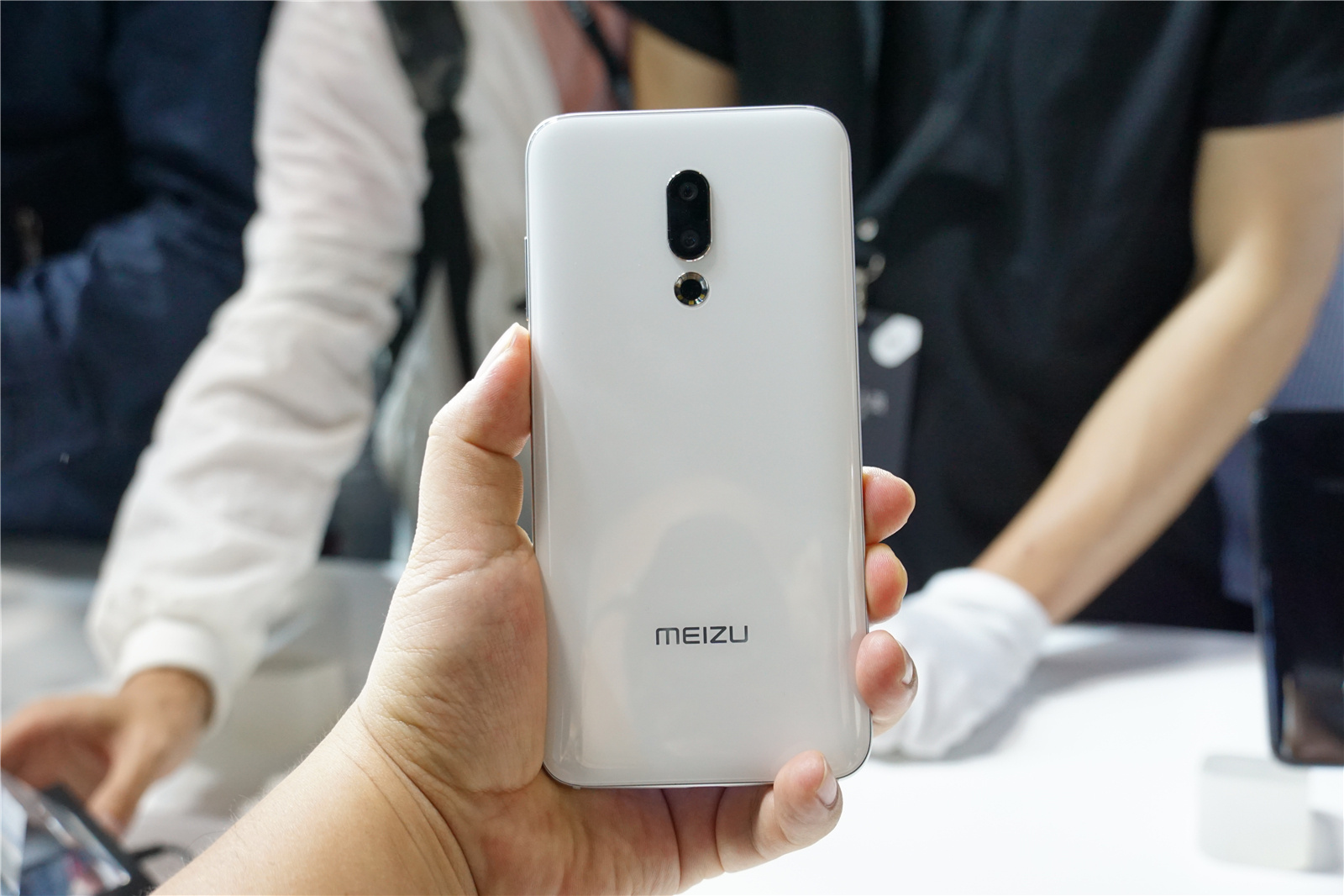 جوال Meizu 16 المميز بمواصفات قوية مع بعض التقنيات الرائعة