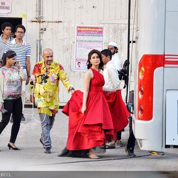 Kareena Kapoor spotted after an ad shoot, held in Mumbai. (Pic: Viral Bhayani)