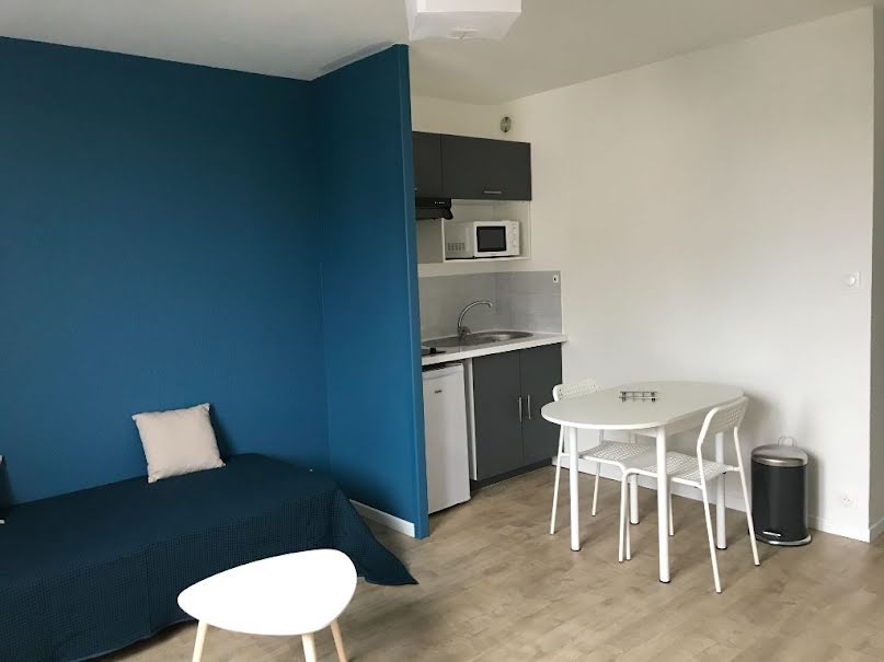 Location meublée appartement 1 pièce 24 m² à Limoges (87000), 385 €