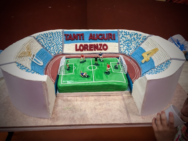 torta della lazio con stadio olimpico