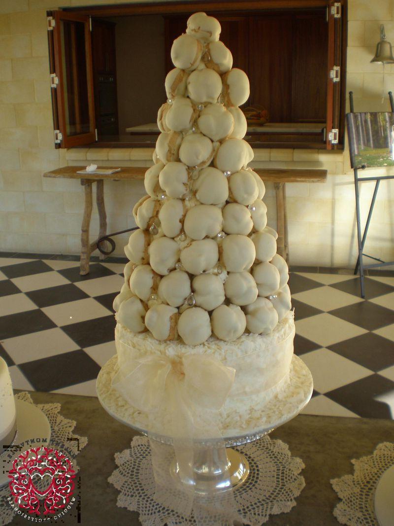 White choc croquembouche