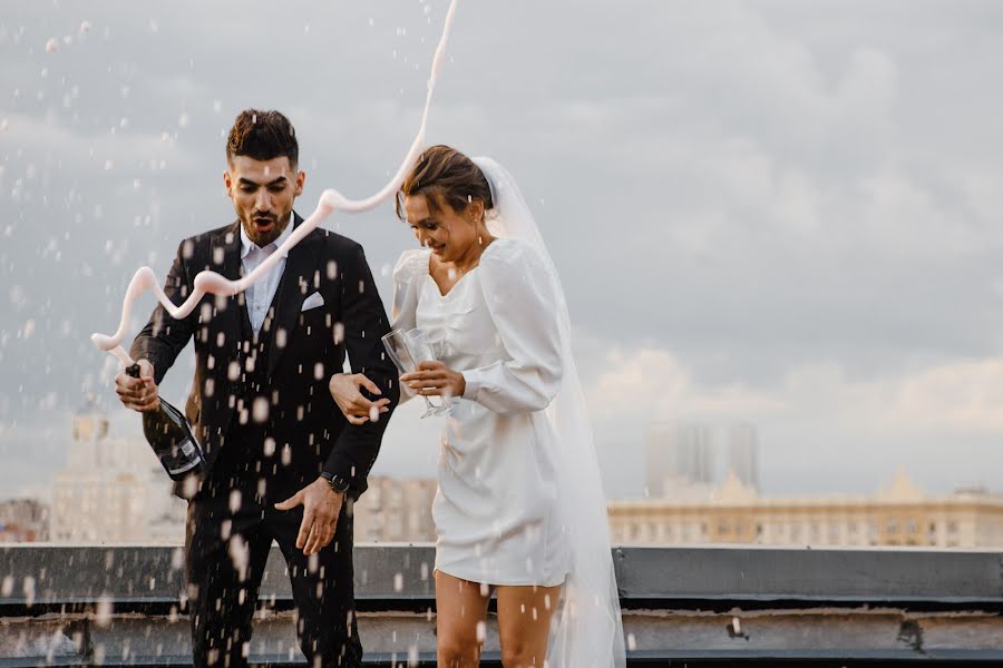 Fotógrafo de casamento Alina Chizhova (alinochek3). Foto de 5 de julho 2022