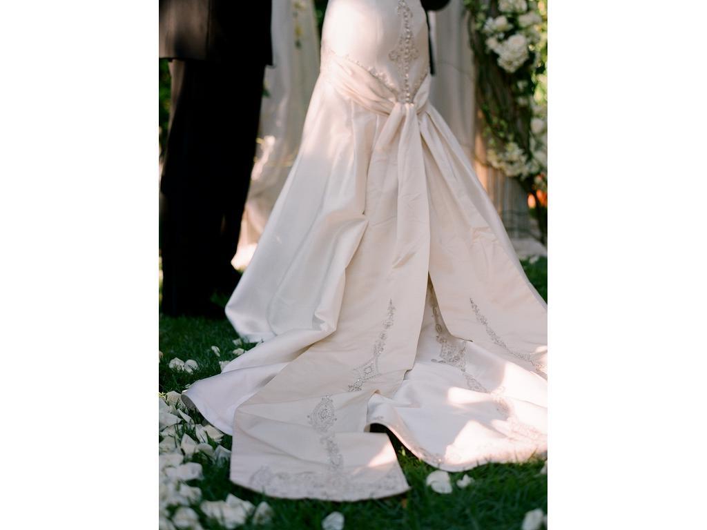 8   Used Wedding Dresses